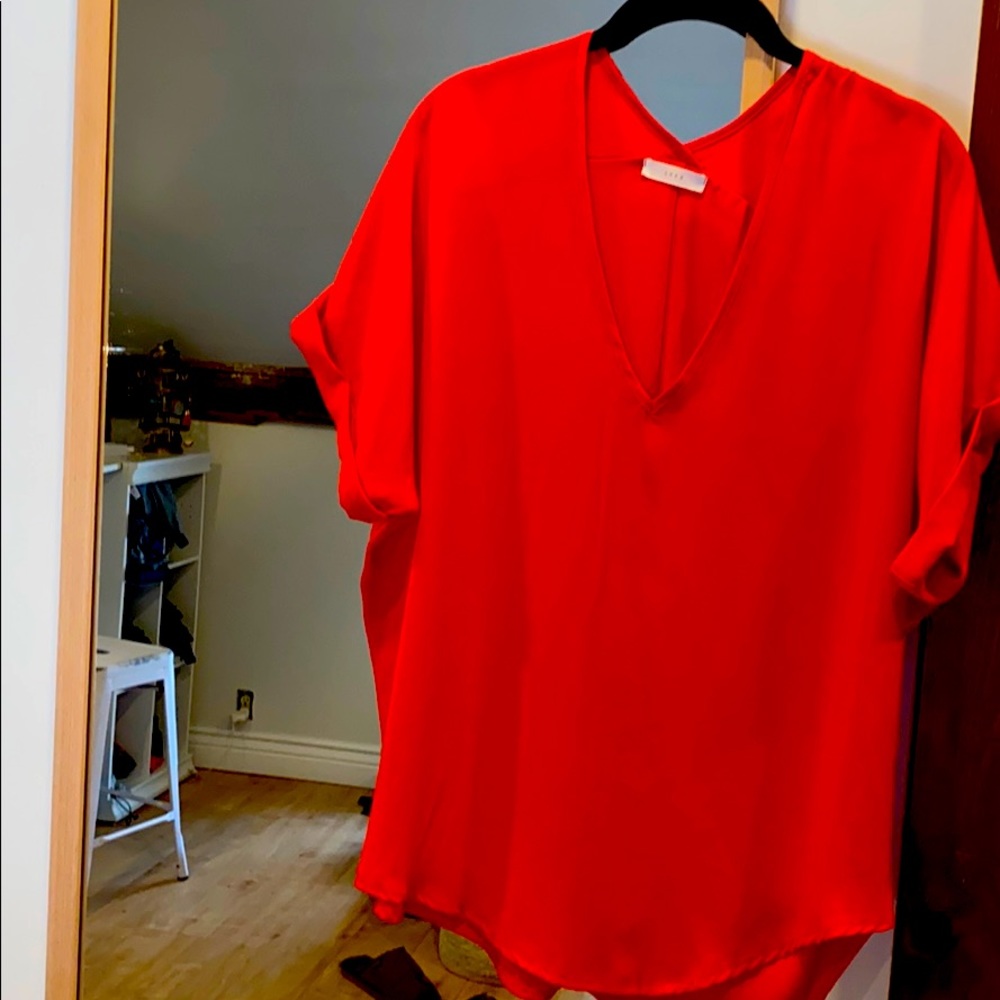 Red V-neck capped sleeve tee!